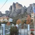 Апартаменты In The Shadow Of Meteora